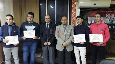 «تعليم سوهاج» يكرم أوائل الشهادة الإعدادية (صور)