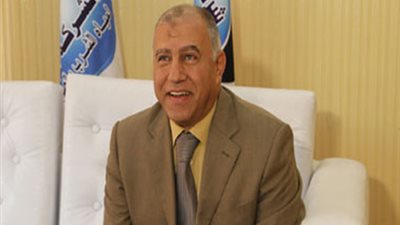 معاناة أهالى أوراسكوم على شاشة عرض أمام محافظة القاهرة