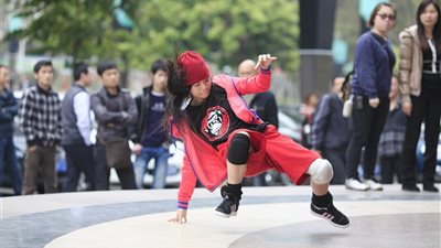 القرية الفرعونية تناقش الفيلم الصينى 