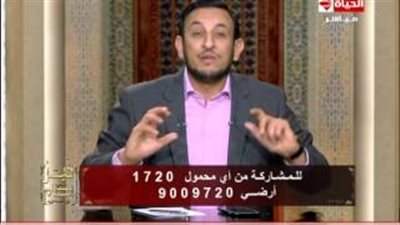 بالفيديو.. متصل لداعية إسلامي: «بيجيلي صداع كل يوم جمعة»