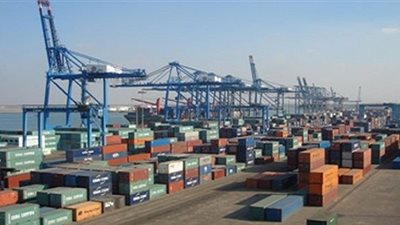 إعفاء سفن ميناء دمياط من رسوم استخدام القاطرات