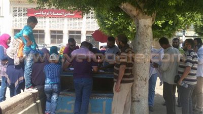 سكرتير محافظة السويس يلتقي مستحقي شقق الزواج الحديث