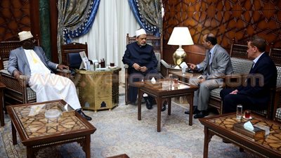 مستشار رئيس جزر القمر: نثق في الفكر الوسطي للأزهر الشريف