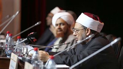 هجوم سلفي عنيف على شيخ الأزهر لحضوره مؤتمر «الشيشان».. قيادي بالدعوة السلفية: الأشاعرة فئة ضالة.. ناصر رضوان يتحفظ على المؤتمر.. عالم دين سعودي: مؤامرة ضد المملكة وتستهدف إحراج السلفيين