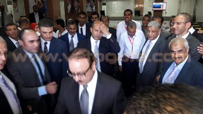 بالصور.. وزير الاتصالات يتفقد سنترالات البحر الأحمر