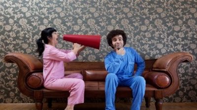 7 خطوات للتعامل مع زوجك بخيل المشاعر