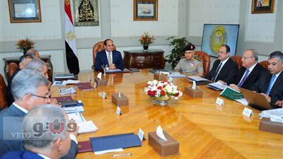 السيسي يتابع تطورات سعر الصرف ويكلف الحكومة بضبط الأسواق