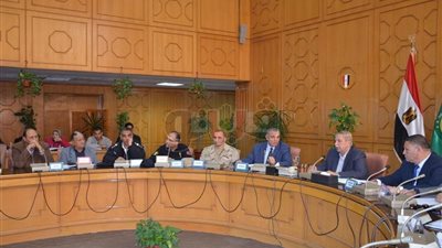 محافظ الإسماعيلية يشدد على تطبيق قرار التسعيرة