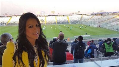 بالصور.. مذيعة تشعل احتفالات كولومبيا بعد الفوز على البرازيل