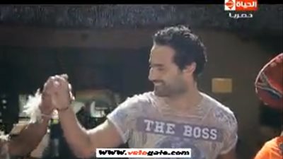 بالفيديو.. وصلة رقص لكريم فهمي في «هاني في الأدغال»