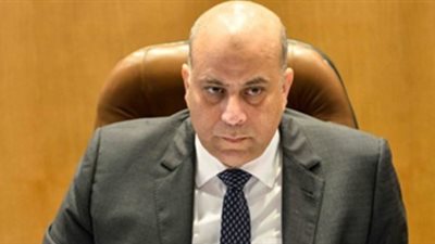 وفد برلماني يزور مركز خدمة المستثمرين