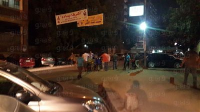 بالصور.. مواطنة تتضرر من الباعة الجائلين في محيط «مترو حدائق الزيتون»