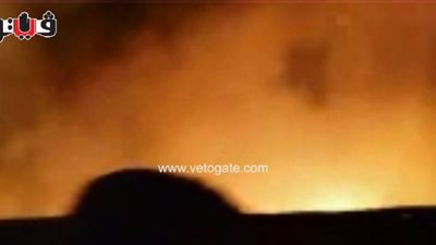 بالفيديو.. حريق هائل بأرض الترسانة بسبب الألعاب النارية