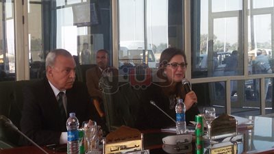 بالصور.. هالة السعيد تطالب بتفعيل فكرة التجمعات الزراعية بقنا