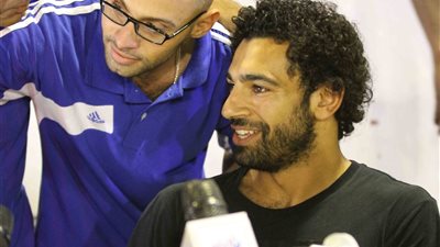 بالصور..محمد صلاح يصل المقاولون العرب لحضور احتفال قطاع الناشئين