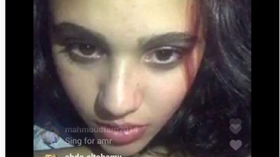 معجب يعرض الزواج على ابنة عمرو دياب بطريقة كوميدية