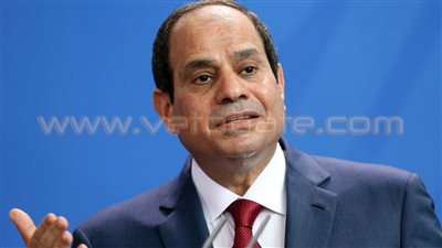السيسي يجتمع برئيس الحكومة ووزير المالية ومحافظ البنك المركزي