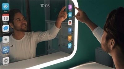 أول مرآة تفاعلية في العالم تتحول إلى هاتف ذكي