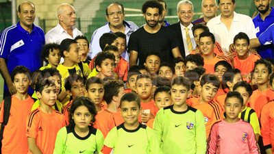 بالصور..محمد صلاح يؤازر لاعبي المقاولون قبل مواجهة الإنتاج الحربي