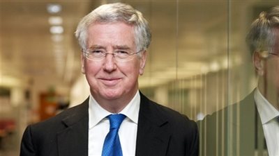 فريق رئيسة وزراء بريطانيا ينفي وجود انقسامات داخله