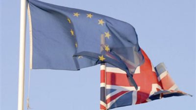 جمال بيومي: بريطانيا تخسر مزايا «السوق الأوروبية المشتركة»