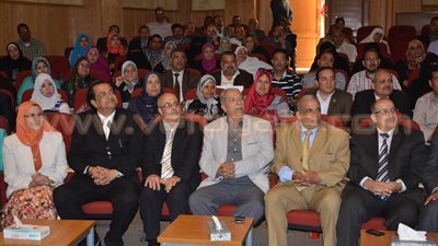 محافظ الإسماعيلية يشهد ندوة عن قناة السويس