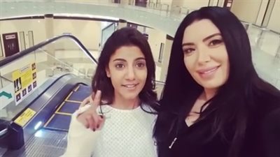 ياسمين علي تغني تتر «بيت السلايف» (فيديو)