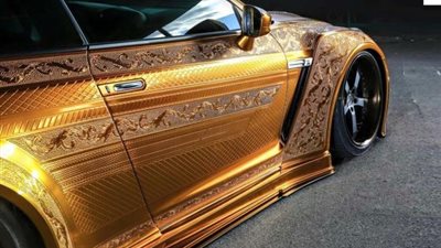 بالصور.. «نيسان GTR» مطلية بماء الذهب