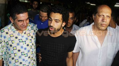 بالصور.. 7 مشاهد في زيارة محمد صلاح لنادي المقاولون العرب