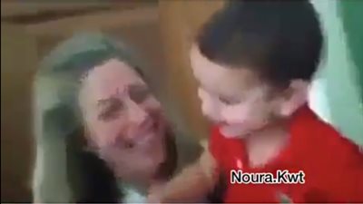 بالفيديو.. لحظة صفع طفل شقيقه الرضيع بطريقة وحشية