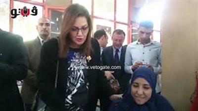 بالفيديو.. وزيرة التخطيط لـ«عاملة بمشغل»: «السوريين لسه بيعلمونا»