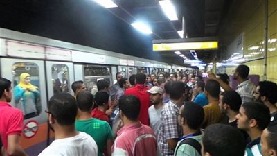 الشرطة تنتقل لموقع حادث مترو الدقى