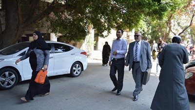 الصبر والانتظار مسليات العمال في نهار رمضان «تقرير مصور»