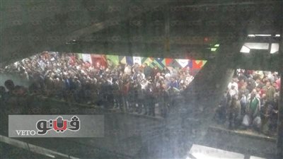 بالفيديو والصور.. زحام شديد بالمترو بعد حادث دهس فتاة بمحطة الدقي
