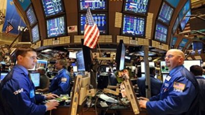 الأسهم الأمريكية تستهل تعاملاتها دون تغير