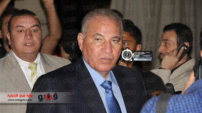 بالصور.. «الزند» وسمير الإسكندراني يصلان لعزاء عبد الله كمال