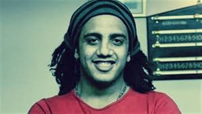 أوس أوس ينشر صورته مع مدرب المنتخب: «طلبت أوبر طلعلي كوبر»