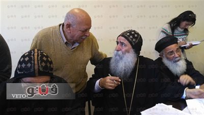 مشكلات نازحي العريش على طاولة الكنيسة.. الأنبا بيمن: اللجنة تواصل عملها لوضع حلول والمسئولون يتعاملون بإيجابية.. الأنبا يوليوس يطمئن الأقباط.. وحماية الممتلكات «أبرز المطالب»