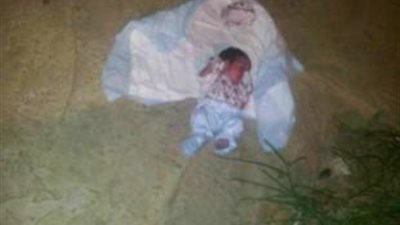 العثور على طفل رضيع أسفل أحد العقارات في دمياط