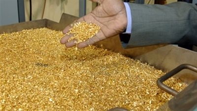 مطار القاهرة يستقبل شحنة ذهب خام تمهيدًا لنقلها إلى كندا