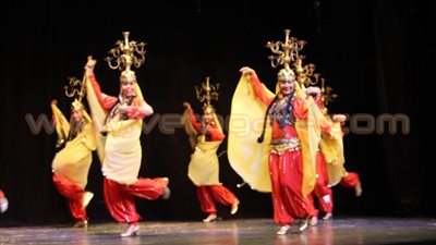 بالصور.. تفاعل الجمهور مع أنغام «تسلم الأيادي» بخيمة «هل هلالك»