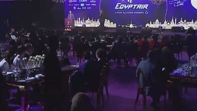 5 وزراء يحضرون حفل تقديم طائرة نقل المنتخب لروسيا