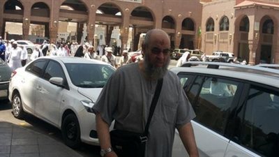 بالفيديو والصور.. «الإخوان» يعتدون على «برهامي» و«مخيون» بالحرم المكي