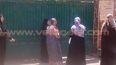 القلق يسيطر على أهالي طالبات لجنة بلال الثانوية بشبرا