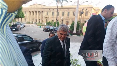 بالفيديو.. رئيس جامعة القاهرة يستقبل وزير الثقافة بمكتبه