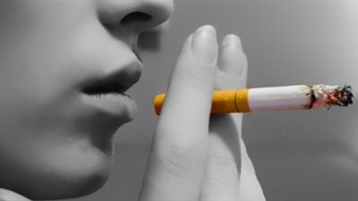 انخفاض الأمل في طول حياة المرأة الفرنسية بسبب التدخين