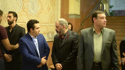 نجوم الفن في عزاء شقيق عمرو عبد الجليل (صور)