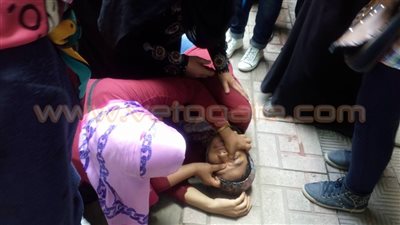 بالفيديو.. إغماء تلميذة خلال مظاهرة لطلاب الإعدادية أمام «الوزراء»