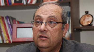 رئيس اتحاد المصريين بالخارج: الدولة تطبق نظرية الكتاكيت وعلبة الجزم