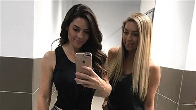 بالصور.. أم لـ 7 أطفال تحقق شهرة واسعة بقوامها المثالي